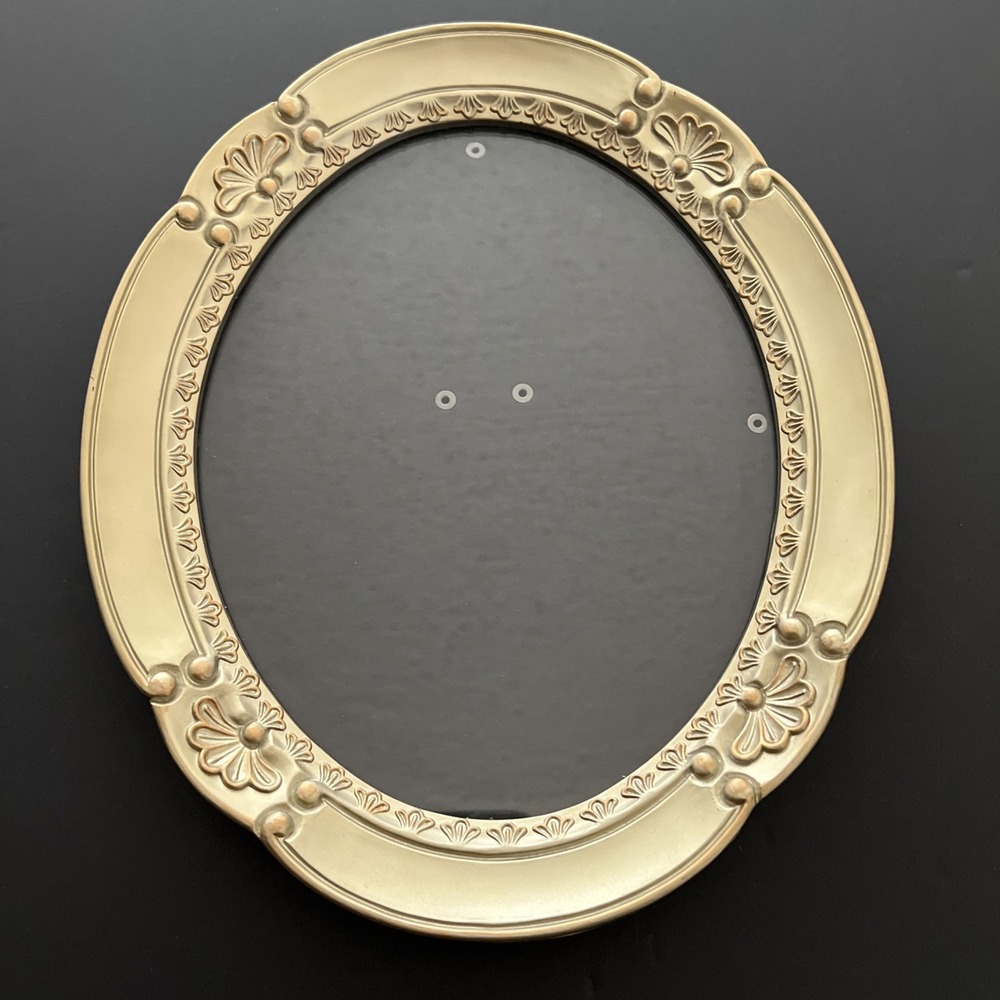 Oval Champagne Tone Ornate Resin Decorel Picture Frame 12x10 Wall or Tabletop